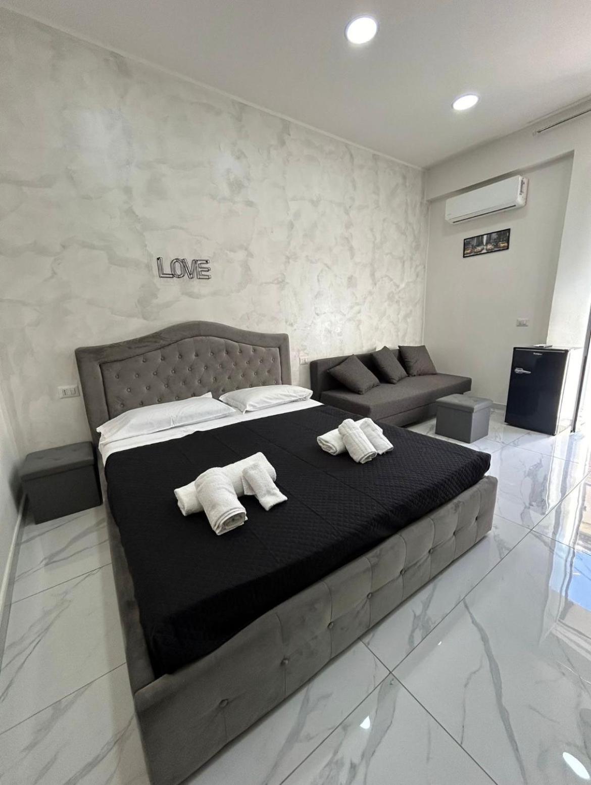 Apartmán Terrazza Luxury Valentino Neapol Exteriér fotografie